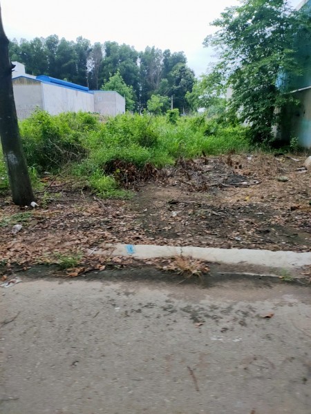 Ngân hàng VCB thanh lí 280m2 ngay vòng xoay Cổng Xanh, mặt tiền ĐT 742