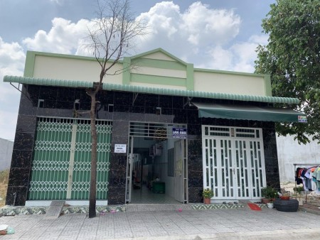 Gia đình xuất ngoại định cư nên cần bán dãy trọ 300m2 chính chủ, an toàn pháp lý