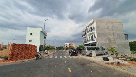 Ngân Hàng Thanh Lý Đất Nền TTTP.Biên Hòa, Sổ sẵn. Gía Từ 950 giá bán 1.2 tỷ/nền