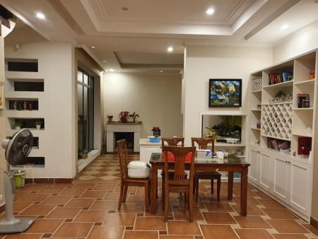 Bán nhà phố Thái HÀ 10M ra Mặt phố Nhà đẹp ở ngay 59M2 4T, giá 11 tỷ