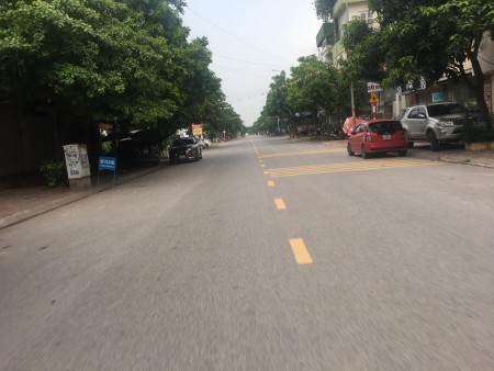 Cần bán lô góc 2 mặt ngõ tại Tái định Cư Trâu Quỳ giá yêu thương. LH: 0983253436