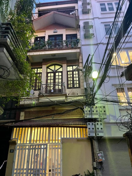 Bán nhà phố Nguyễn Chính nhà đẹp nhất phố chủ nhà làm ăn phát đạt, dt 70m2, giá 7.65 tỷ.