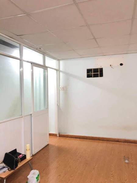 Bán gấp nhà Trung tâm Quận 1, diện tích 46m2, giá bán 4.3 tỷ, có sẵn sổ đỏ