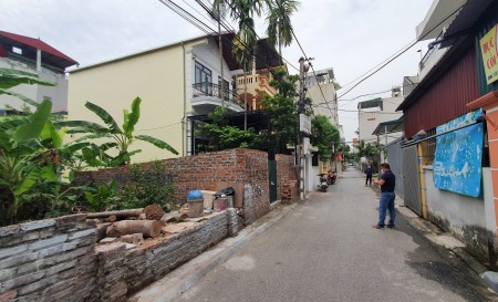 Bán giá rẻ giật mình đất Ngọc Thụy giá bán 45 triệu/m2 ngõ thông ô tô tải mt khủng
