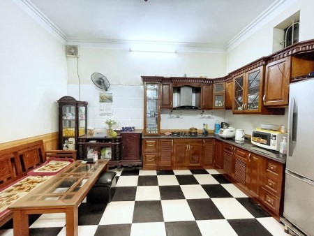 Bán nhà Giáp Nhị, Hoàng Mai ở luôn, sát ô ô tránh 4 tầng dt 36m2 giá 2.85 tỷ