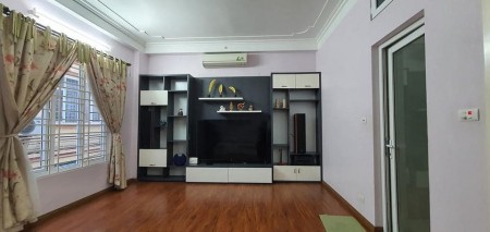 Hiếm nhà bán Lạc Long Quân, Ngõ ô tô, 48m2 x 4 tầng, MT4m, chỉ 4.25 tỷ.