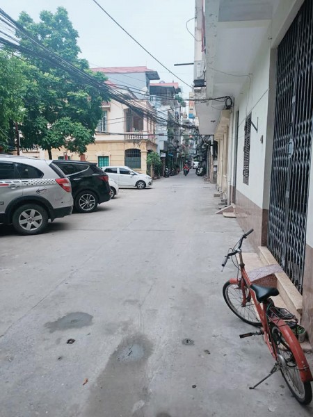 Bán nhà Khương Trung, 50m2, MT 4m ô tô đỗ cửa, thoáng trước sau chỉ nhỉnh 1 tỷ