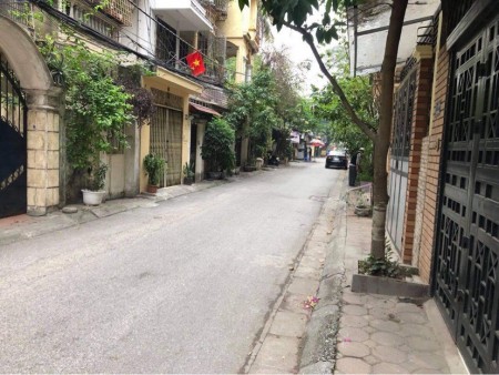Bán nhà Hoàng Ngọc Phách ô tô đỗ cửa, kinh doanh diện tích 20m2 giá 1.9 tỷ
