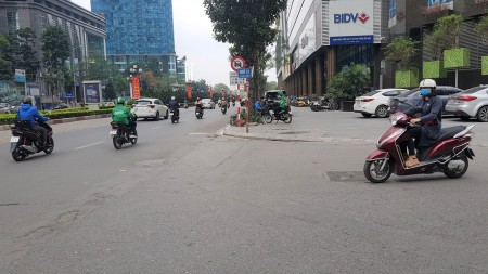 Bán nhà phố Lê Văn Lương-Thanh Xuân. Vỉa hè, ô tô, thang máy. 75m2 6T 20 tỷ