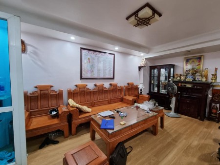 Bán nhà phố Lạc Trung, dt 40m2, mt 4m, 3 pn, ngõ 3 gác thoáng, gần phố, nhỉnh 3 tỷ, lh 0394357733