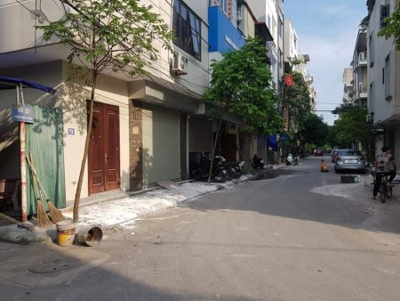Đầu 6 Tỷ Bán Nhà Kinh Doanh, Ô Tô vào nhà Phố Chiến Thắng, dt 60m2, 4 tầng