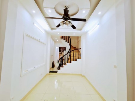 Kim Giang mặt ngõ kinh doanh, ô tô qua nhà 5 tầng diện tích 41m2 giá 4 tỷ 3