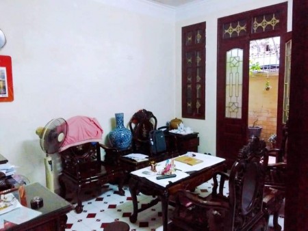 Cần bán nhà Cự Lộc, Thanh Xuân, dt 111m2, 2 tầng, mt 6, giá bán chỉ 10 tỷ, thích hợp đầu tư văn phòng