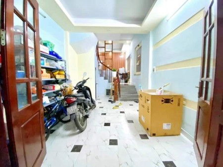 Bán nhà Hồ Tùng Mậu, diện tích 34m2, mặt tiền 3,3m, đúc kiên 5 tầng, ở luôn