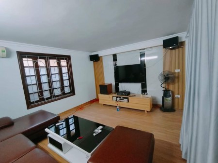 Bán nhà phố Trương Định, vị trí đỉnh, 3 bước ô tô tránh, dt 39m2, 4 tầng, giá 2.85 tỷ