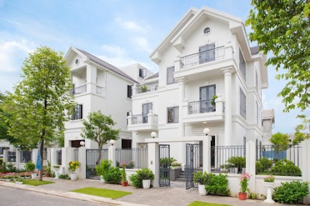 Cần bán căn biệt thự mặt đường Lý Nam Đế, Vĩnh Yên. View hồ, giá bán 6 tỷ
