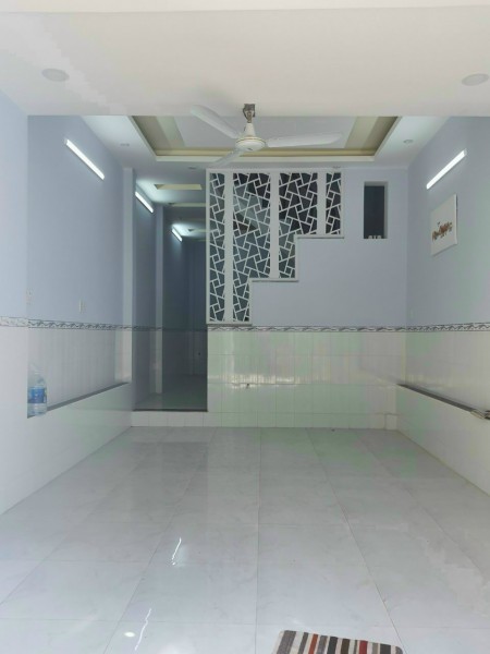 Nhà xây kiên cố. Cạnh Chợ Tân Trụ, đường Nguyễn Sỹ Sách giá bán 3,9 tỷ