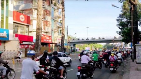 Bán nhà Quận 10, 5 căn ngay cầu vượt Nguyễn Tri Phương, trên dưới 5 tỷ, sổ sẵn