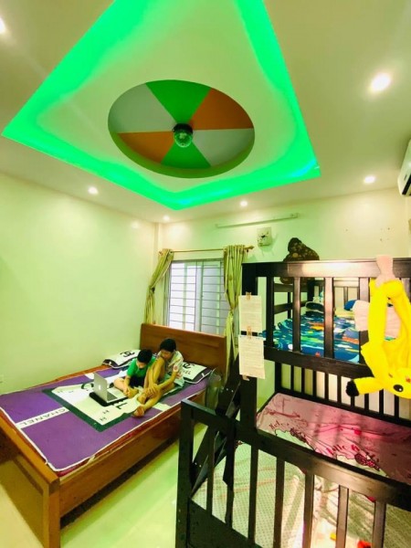 Bán nhà An Dương Vương,Tây Hồ siêu hiềm siêu đẹp, siêu rẻ, dt 30m2 5 tầng 2,4 tỷ