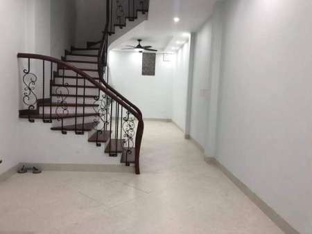 Bán nhà mặt phố Hoàng Mai, mặt phố ô tô chạy, phù hợp, để ở, kinh doanh, sổ đỏ đẹp