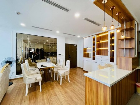 Duy nhất căn góc 2 mặt tiền Huỳnh Tấn Phát, nội thất cao cấp, dt 120m2, giá 6.3 tỷ