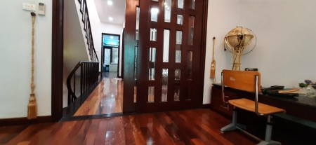 Cần bán siêu phẩm Tây Hồ, nhà đẹp, gara ô tô dt 71m2, giá 6.x tỷ, vào ở ngay