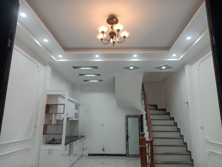 Cần bán nhà giá rẻ diện tích sử dụng 40m2, 5 tầng, tại Cầu Giấy Hà Nội. Lh: 0974609992