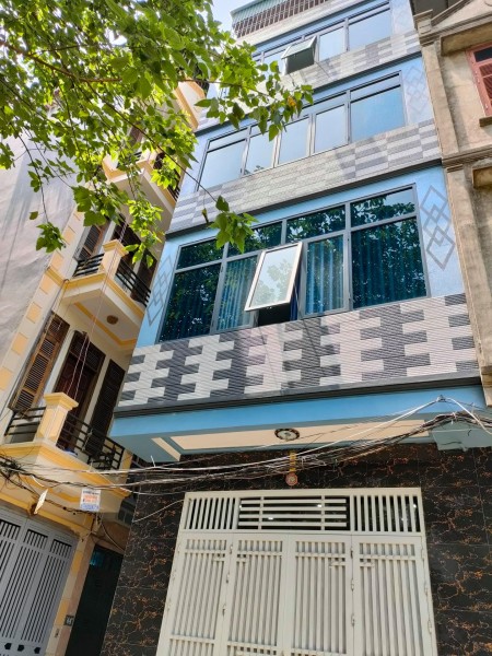 Bán nhà nguyên căn khu Hoàng Mai diện tích 67m2, đúc 5 tầng mặt tiền 4.7m