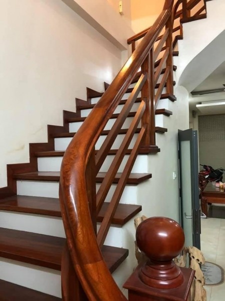 Bán gấp nhà Phố Thái Hà, Đống Đa, dt 45m2, 5 tầng, mt 4m, giá bán 4.1 tỷ