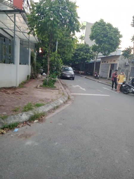 Bán nhà nguyên căn Tư Đình, Quận Long Biên, dt 45m2, đúc 5 tầng, giá bán 3 tỷ