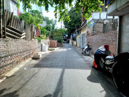 Chủ nhiêu bất động sản nên bán đất quận Long Biên, diện tích 76m2, giá bán 4 tỷ