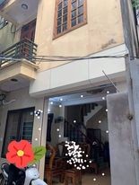 Bán nhà nguyên căn Quan Hoa, Cầu Giấy, dt 43m2, 4 tầng, mt 5.4m, giá bán 4.1 tỷ, lh 0975513371