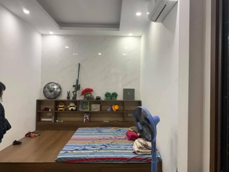 Nhà Ba Đình cạnh Hoàn Kiếm cách mặt phố 10m, giá bán 2.2 tỷ, liên hệ 0962296916