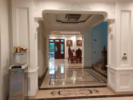 Biệt thự ôtô chạy vòng quanh Xuân La dt 405m2, 5 tầng, mặt tiền 20m giá bán 75 tỷ.