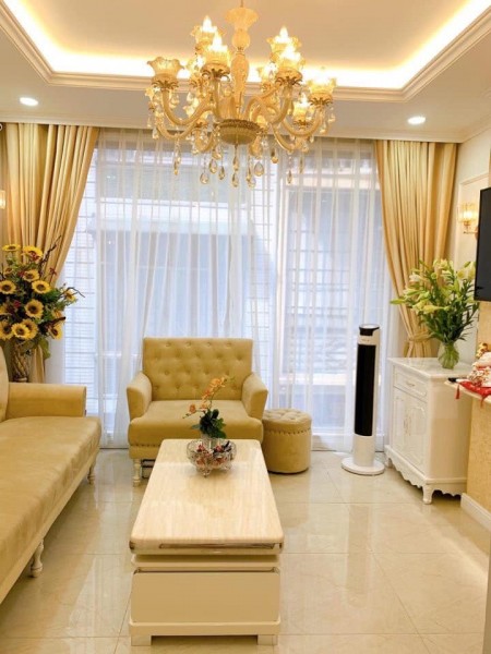 Bán nhà Cát Linh, Đống Đa diện tích 40m2, 5 tầng đúc kiên cố, giá hơn 4 tỷ