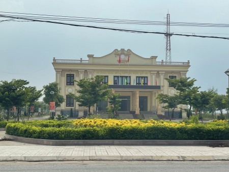 Em cần thanh khoản nhanh lô đất sỏ đỏ hướng nam 92,5m2 vị trí đẹp nhất huyện Tiên Lữ