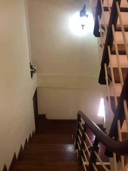 Bán gấp nhà đường Bùi Xương Trạch, Thanh Xuân, DT 36m2, 4 tầng, chỉ 1.85 tỷ. Liên hệ: 0368781929