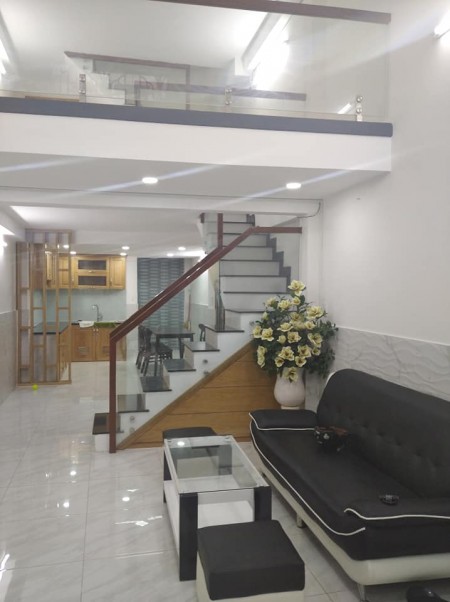Bán nhà đường Lê Hồng Phong Quận 10, diện tích 41m2, 3 lầu đúc