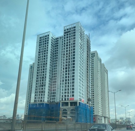 Gia đình cần bán căn góc 3pn, hướng view thành phố giá chỉ 3.2 tỷ, sổ sẵn