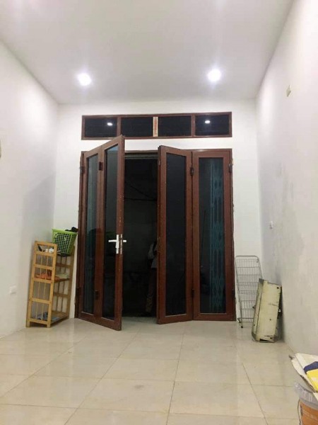 2 tỷ xx bán nhà 3 tầng*30m2. Phố lê hồng phong, kinh doanh tốt