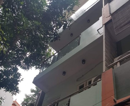 Bán nhà nguyên căn Trần Cung, diện tích sử dụng 40m2, 4 tầng, mặt tiền 3,8m, ở ngay