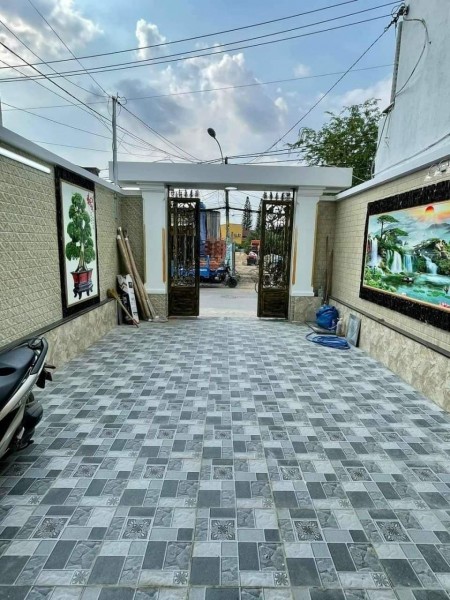 Nhà mặt tiền siêu sang, hơn 100m2, ấp Tân Tiến Xuân Thới 3 Hóc Môn, giá chỉ 7.5 tỷ