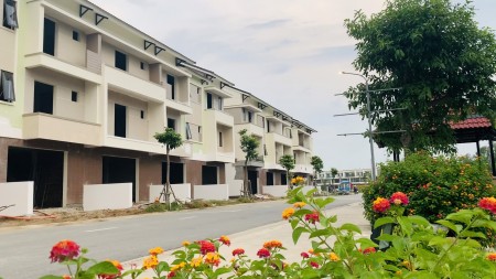 Bán căn shophouse mặt đường lớn view sông tào khê, chỉ còn duy nhất một căn. giá chủ đầu tư