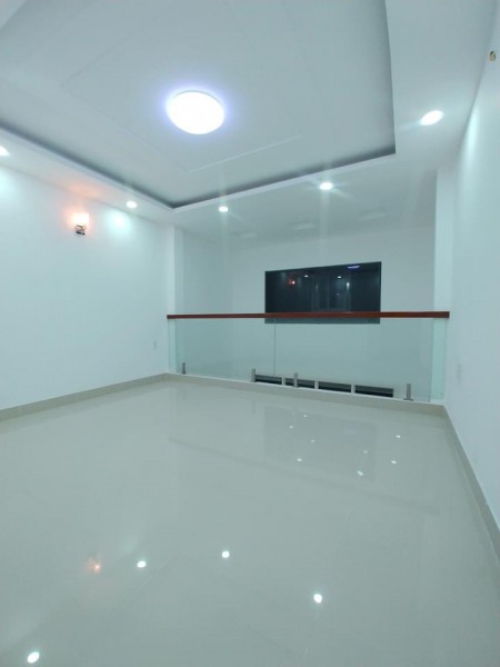 Bán nhà mặt tiền Nguyễn Văn Khối, dt 109m2, kinh doanh sầm uất, giá 13.5 tỷ