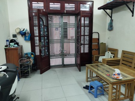 Nhà đối diện Công an Kiến Hưng, HĐ 5 tầng dt 42m2, ô tô đỗ cổng giá bán 2.75 tỷ