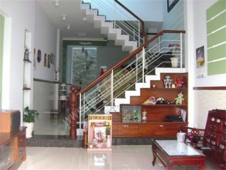 Bán gấp nhà sổ đỏ,ngõ Ô TÔ, diện tích sử dụng 60m2, 5 tầng, Quận Hoàng quốc Việt, Cầu giấy.