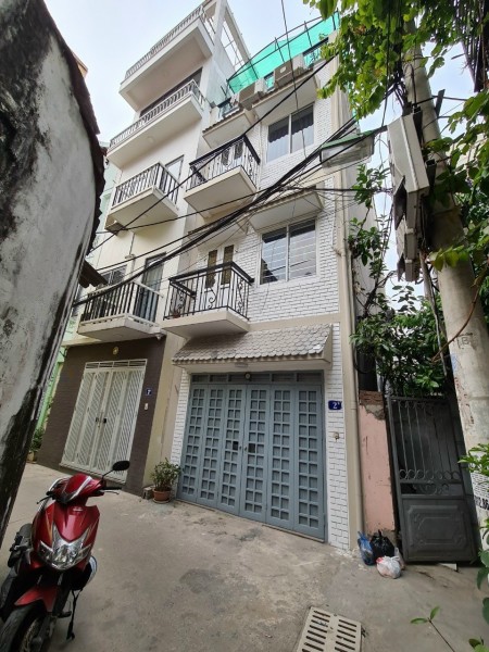 Bán nhà phố Nguyễn Văn Cừ, Long Biên 45m, 5 tầng, mt 5.6m, giá 3.95 tỷ. Lh: 0989126619