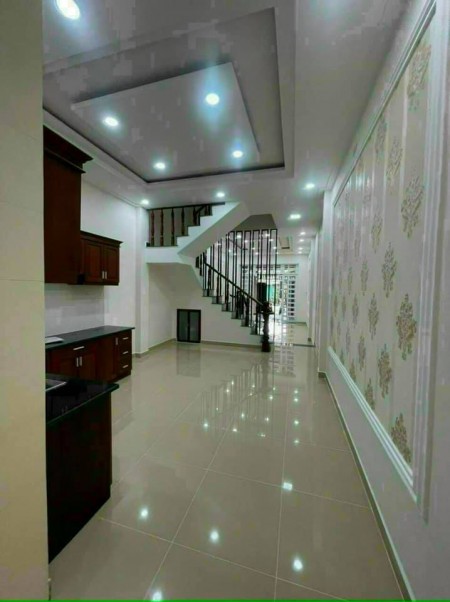 Nhà 3 tầng, xe hơi đỗ cửa. Cạnh trung tâm triển lãm Tân Bình giá bán 6,9 tỷ