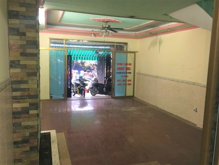 Bán nhà mặt tiền chợ Linh Trung, Quận Thủ Đúc, diện tích 5x16m, chỉ 11 tỷ