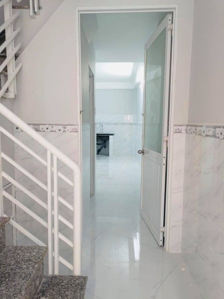 Bán gấp nhà Trung tâm Bình Thạnh ngay Hàng Xanh, giá bán nhanh 3.3 tỷ
